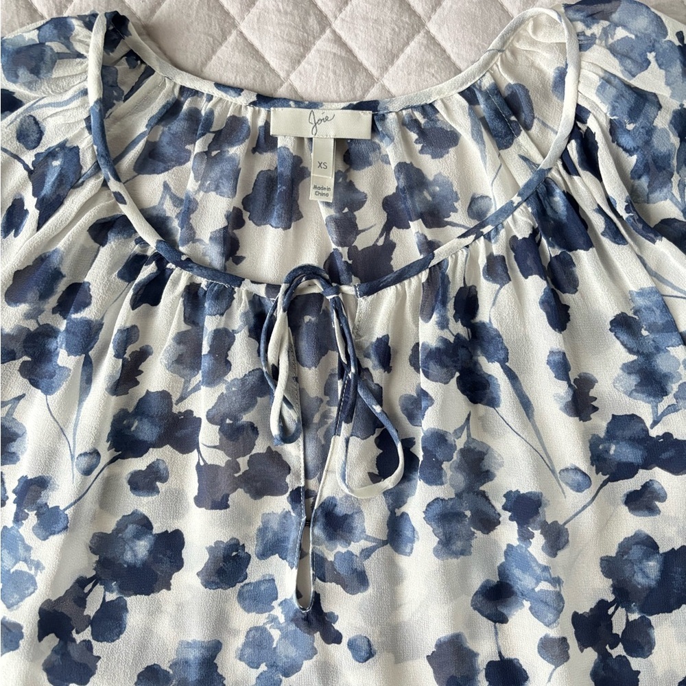 Joie Blue and White Floral Blouse - Picture 6 of 8